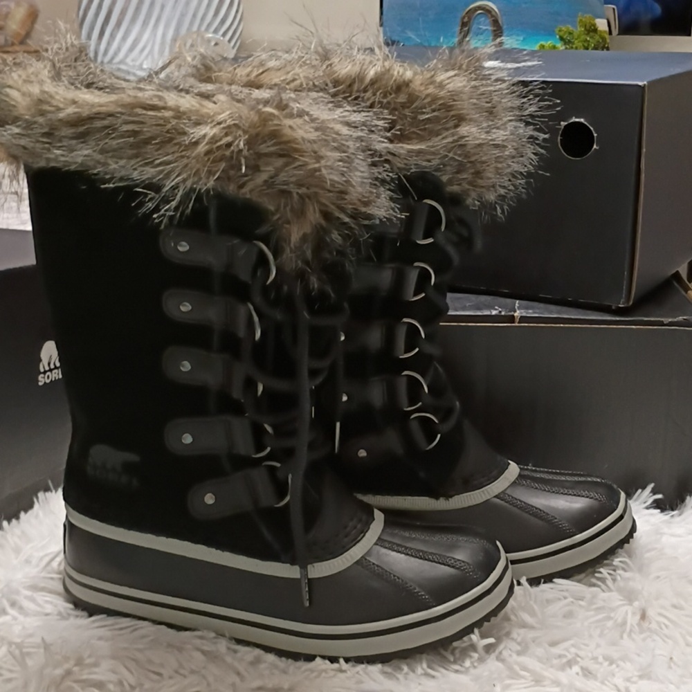 New Sorel Joan Of Artic Black and Faux Fur-Lined Waterproof Winter Boots 7,9